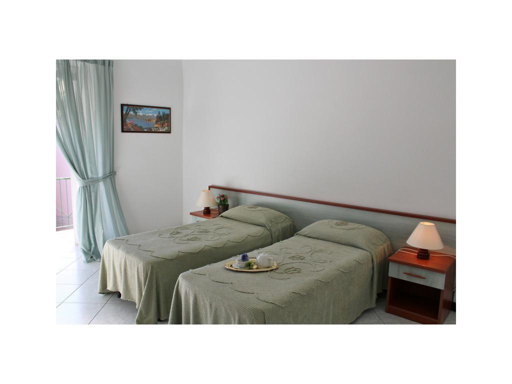 Appartamenti Mare Azzurro By Holiday World Albisola Superiore Rom bilde