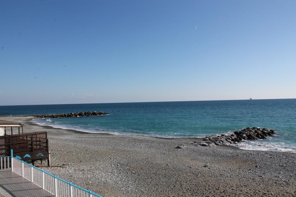 Appartamenti Mare Azzurro By Holiday World Albisola Superiore Eksteriør bilde