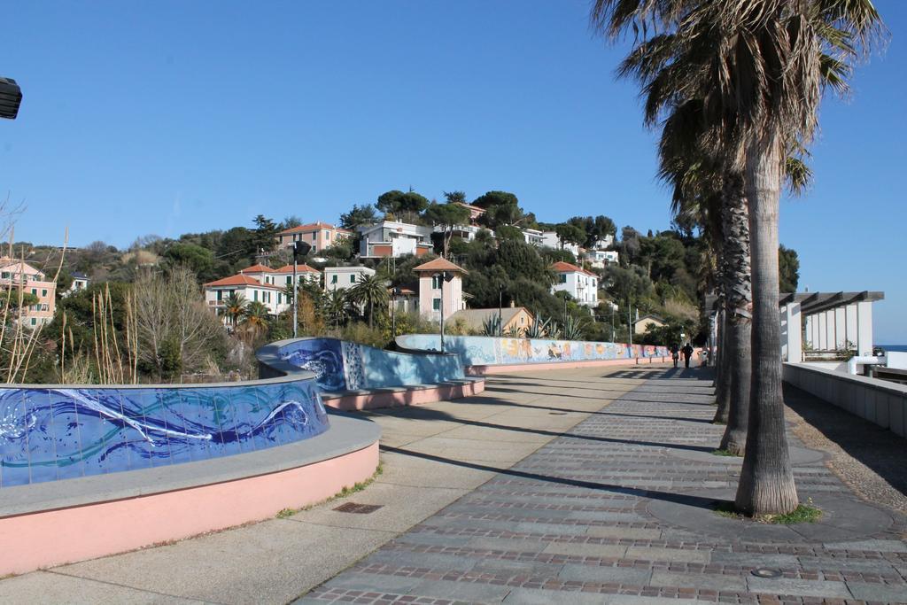 Appartamenti Mare Azzurro By Holiday World Albisola Superiore Eksteriør bilde